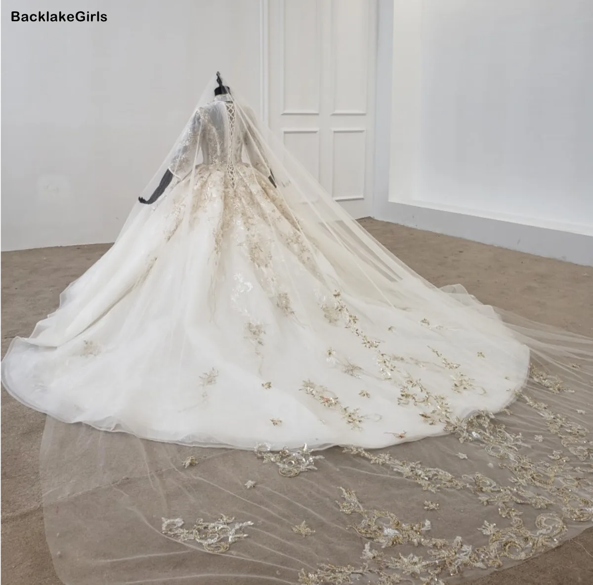 Винтажное свадебное платье в китайском стиле бальное цвета шампанского и