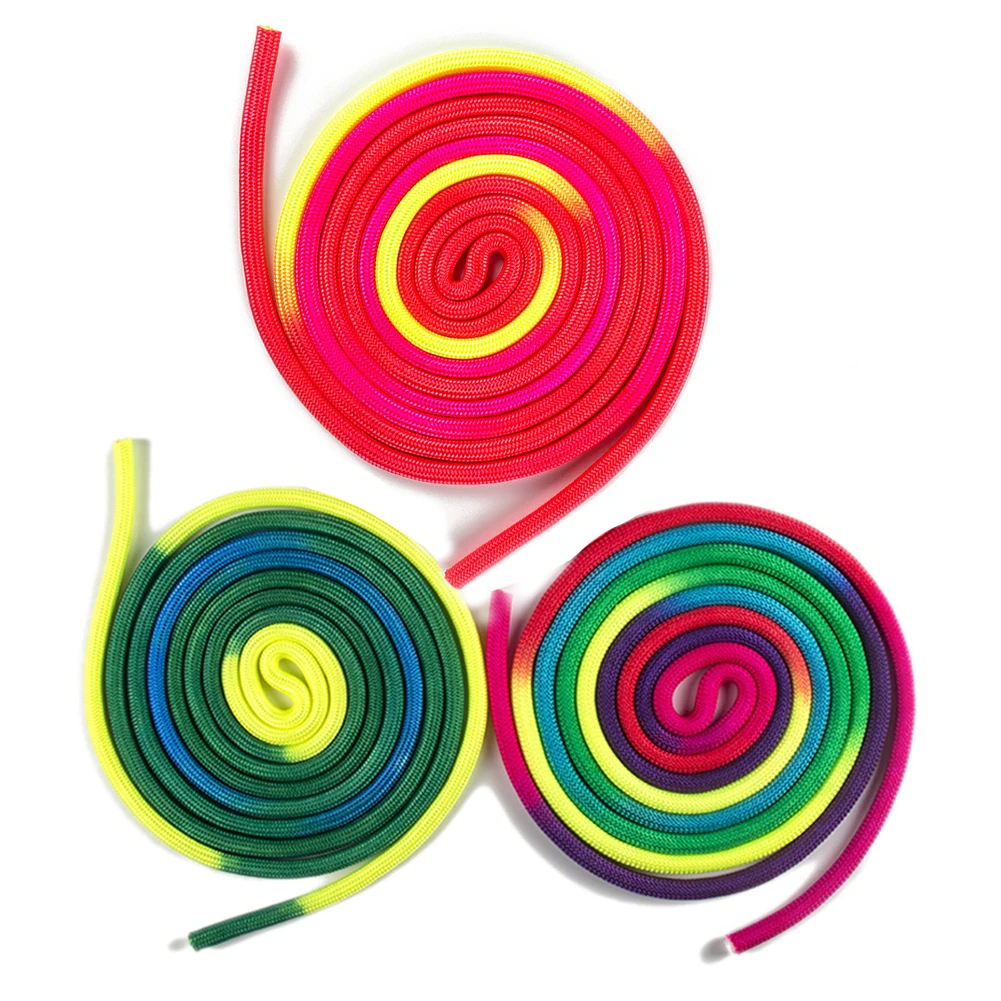 Скакалка из полиэстера для йоги, тренировок, фитнеса, спорта, занятий в помещении и на открытом воздухе в радужных цветах для соревнований, художественной гимнастики.