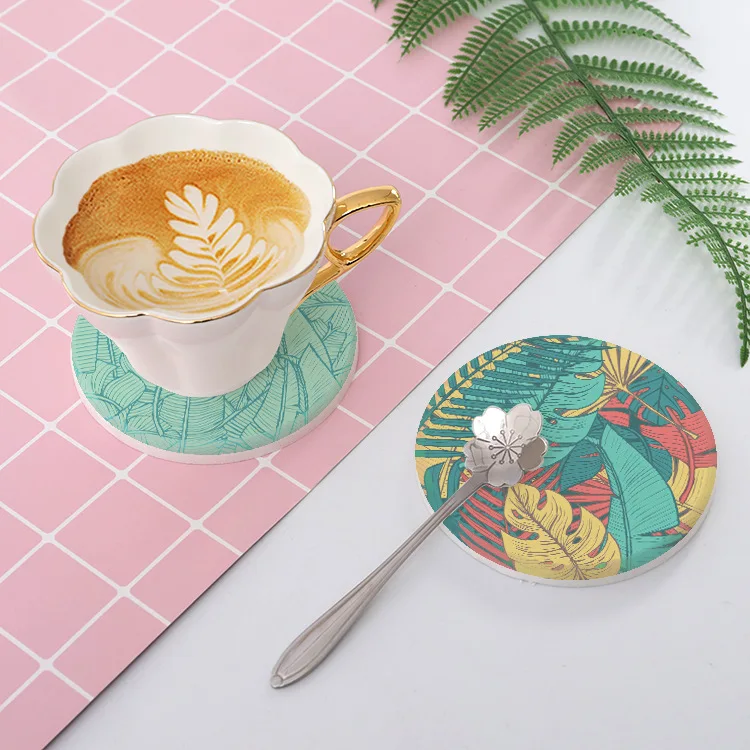 

Heat-insulating Water-absorbing and Quick-drying Round Diatomite Coaster Simple Green Leaf Diatom Mud Coaster Heat-resistant