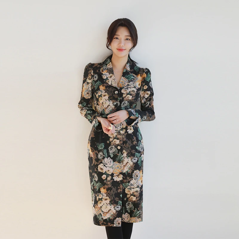 

Платье-Карандаш женское весеннее черное, с цветочным принтом