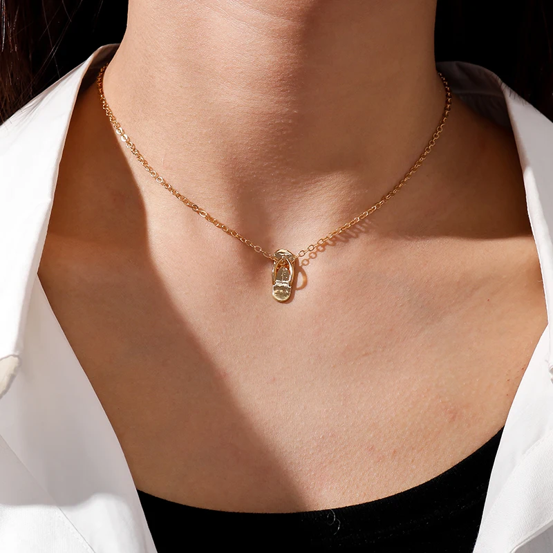 

Novel Japanese Slippers Necklaces for Women Flip Flops Pendant Gold Silver Color Chain Choker Necklace Trendy Jewelry Gifts