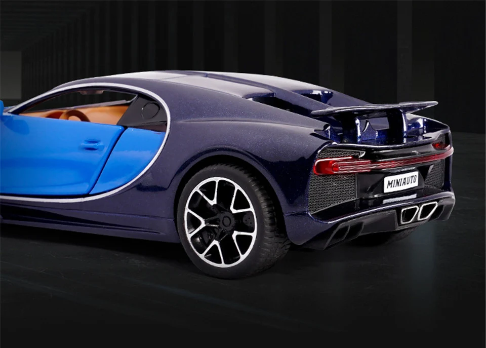 Горячая литая модель автомобиля 1:32 Chiron Детская Металлическая техника Enginery игрушки колеса откатные Дети День рождения рождественские подарки