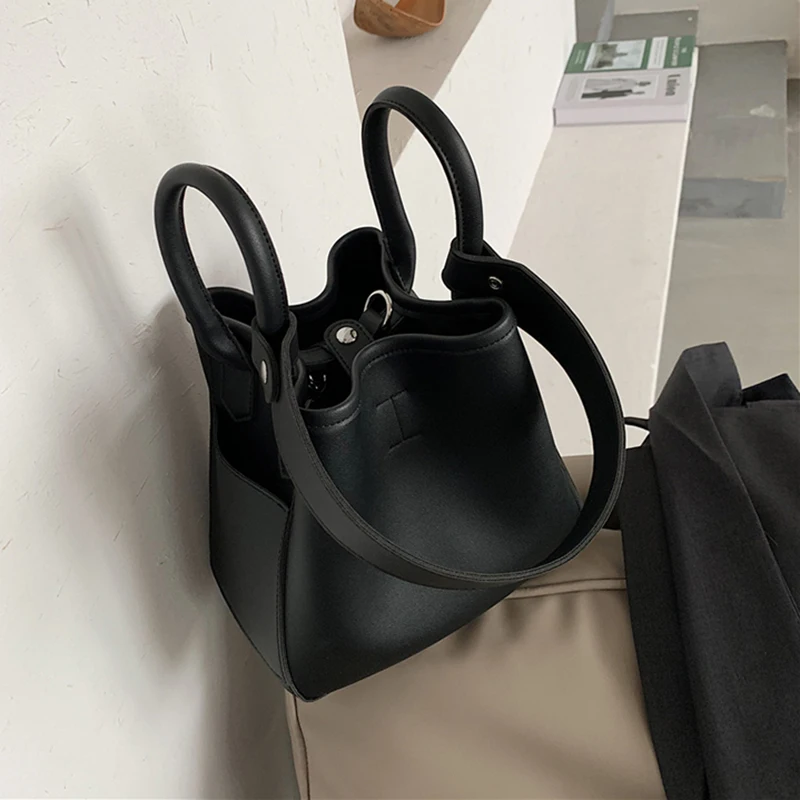 

Simple Women's Bag Fashion Versatile Single Shoulder Bag Armpit Red Hand Carrying Bucket Bag 2020 Fashionable New Senkey Style