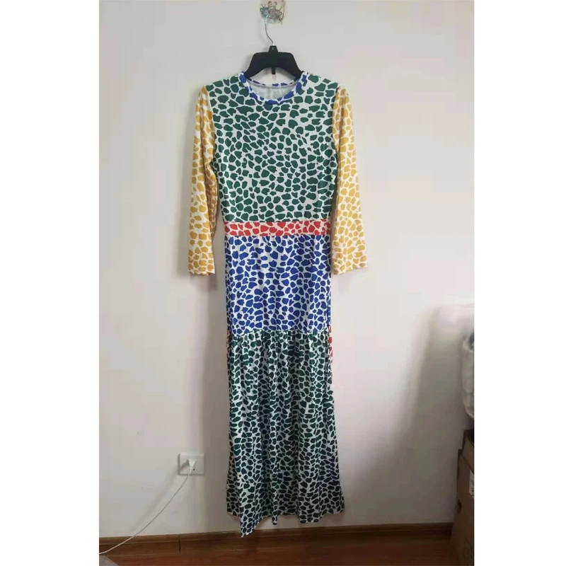 Женское платье макси с высокой талией разноцветное в стиле пэчворк разрезом для