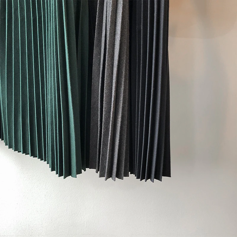 

The new vintage and simple skirts of 2020 show A slim and long A-line pleated skirts