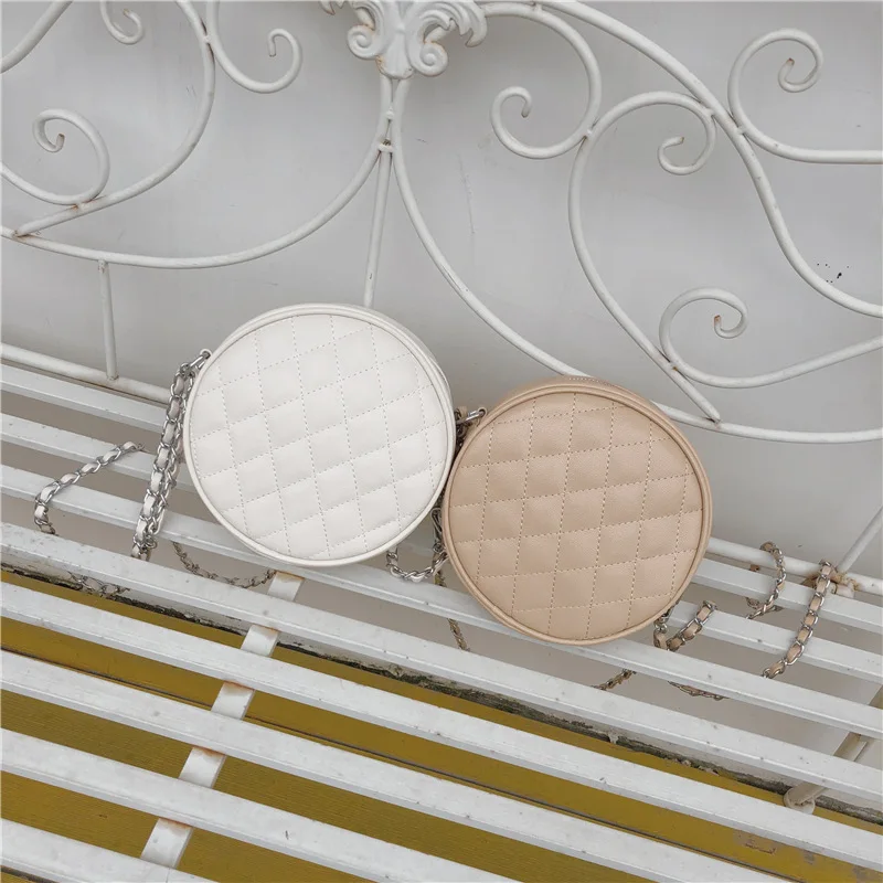 Женская сумка на одно плечо ручная маленькая круглая мягкая простая и просторная