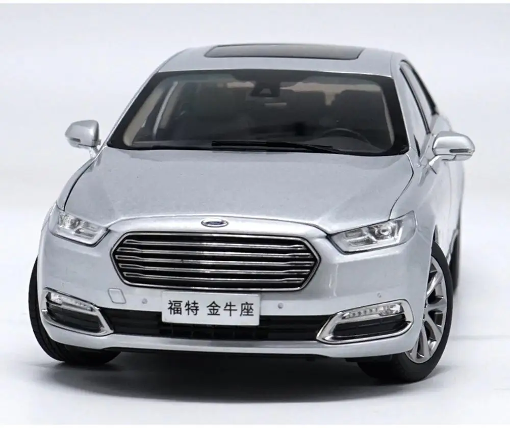 1/18 весы Ford Телец 2015 Серебряный литья под давлением модели автомобиля игрушки