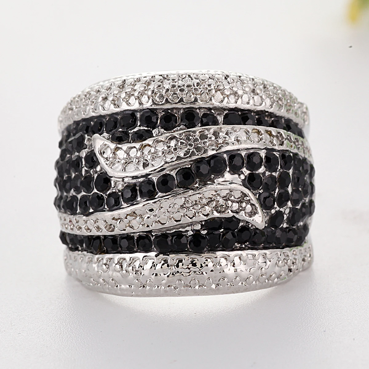 Bohemian Black &amp Silver Color Mix Rings for Women Fashion Design Modern Two Tone Jewelry New Lady Accessory Ring Gift O5K540 | Украшения