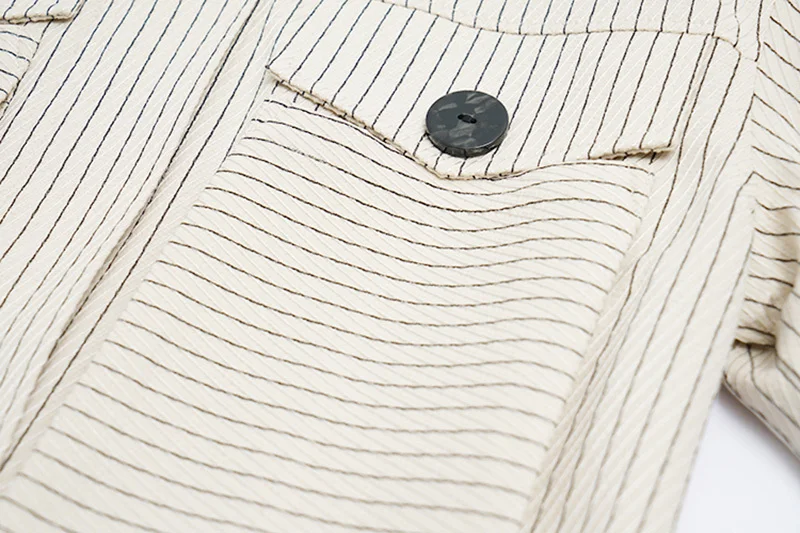 

[EAM] Women Beige Striped Big Size Short Blouse New Lapel Long Sleeve Loose Fit Shirt Fashion Tide Spring Autumn 2021 1DD4481