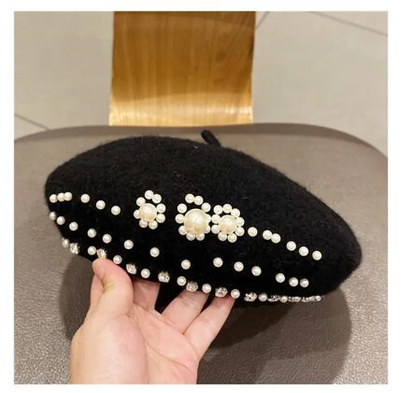 Женский шерстяной берет элегантный винтажный с жемчужинами и надписью теплый