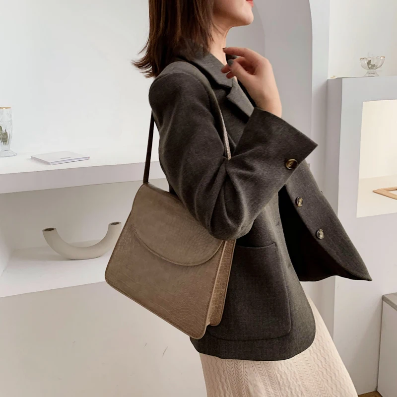 

Women's solid color woven large-capacity shoulder bag popular simple daily bag fashion PU leather messenger bag retro trend