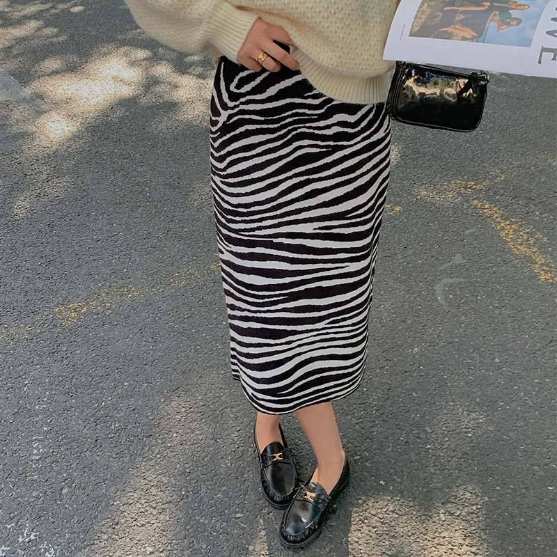 Женская трикотажная юбка-карандаш TingYiLi черно-белая Теплая юбка средней длины в