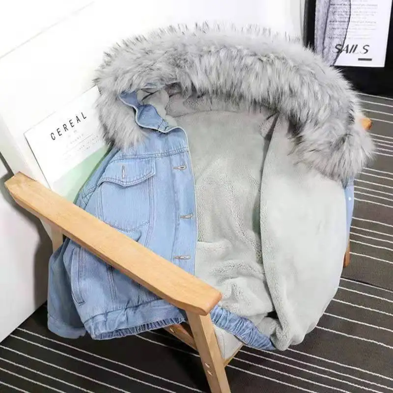 

Fall / winter 2020 new denim jacket female Korean version loose girl student Plush thickened large fur collar Hooded Coat female