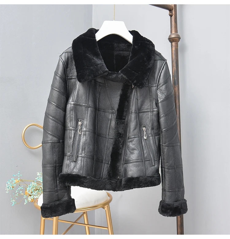 Winter Women Leather Jacket Thick Warm Real Lambs Wool Fur Collar Coat Motorcycle Zipper Outerwear Patchwork Bomber Jacket Short