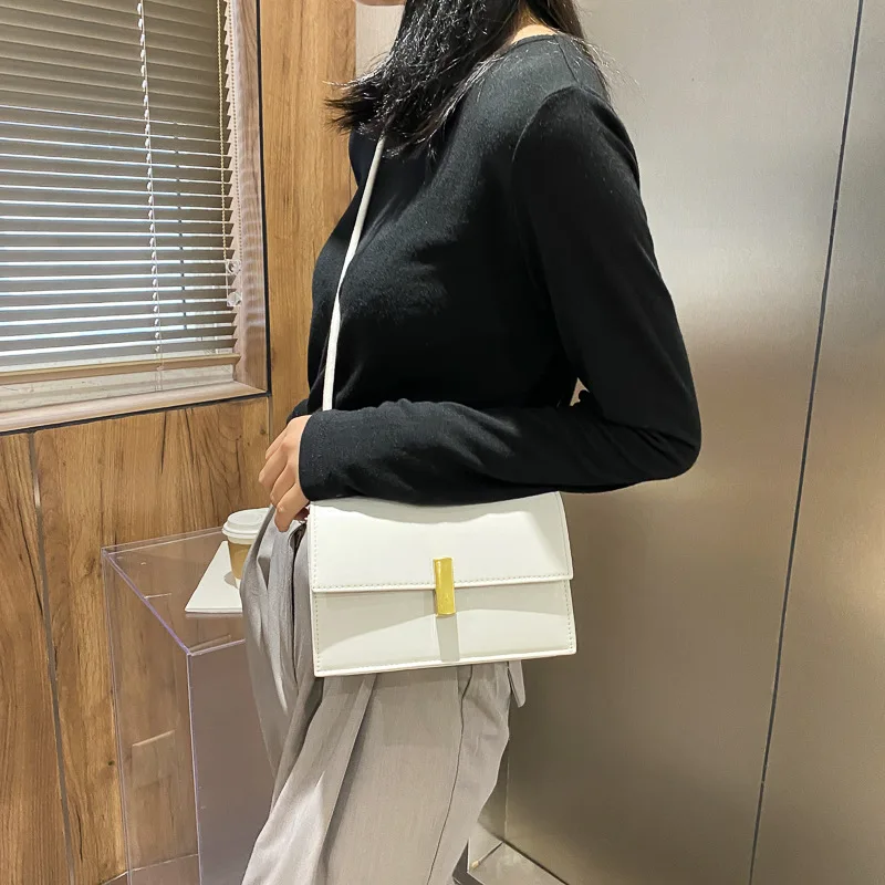 

Fashion Knitting Strap Shoulder Bag for Women 2021 Luxury Handbags Designer Small Crossbody Bags Lady Travel Messenger Bag Purse