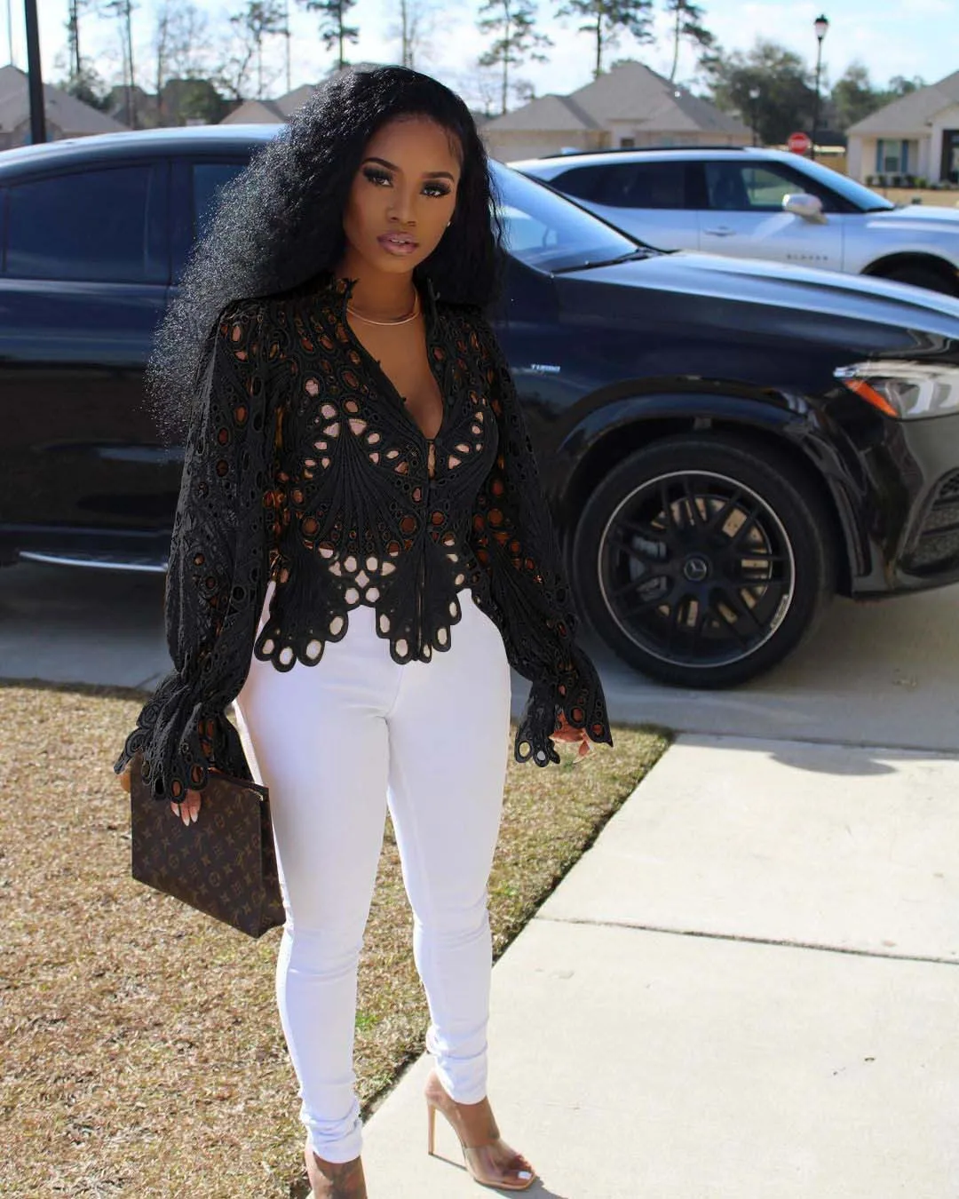 Блузка женская с вышивкой на пуговицах рукавами-фонариками | Женская одежда