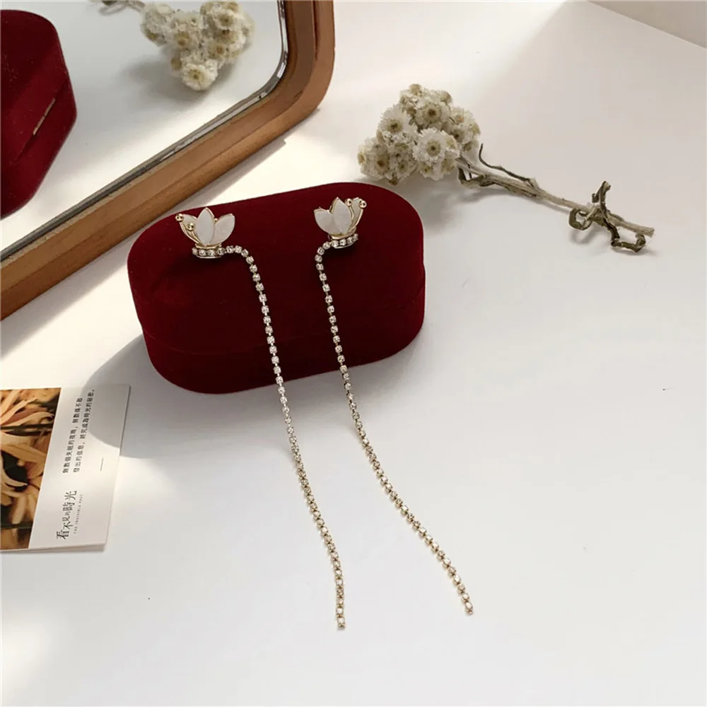 

2021 The French Romantic Style Style Stud Earrings Creative Design Long Tassels Butterfly Shape Earrings Female Charm Gift