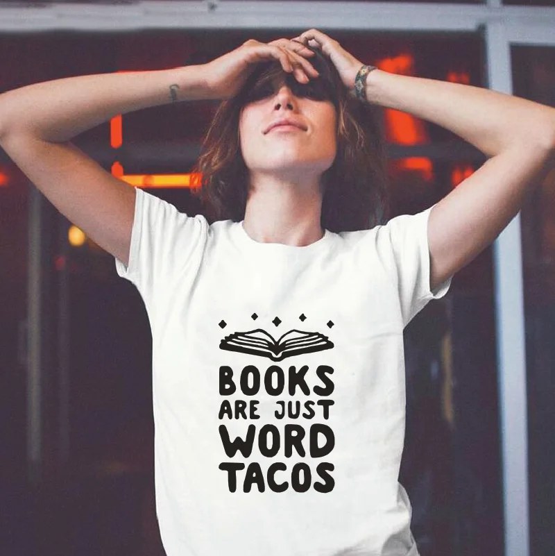 

Футболка женская хлопковая с надписью «Книги» и надписью «Tacos»