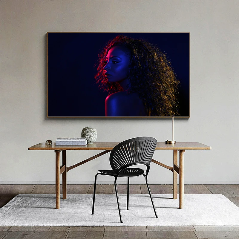 Фотопортрет женщины в синий и красный светильник фоновые постеры принты Картина