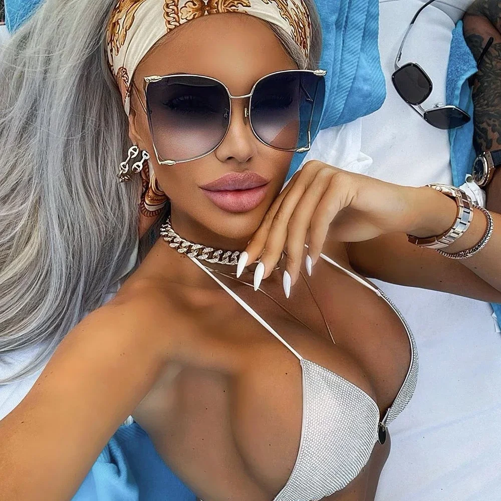 

Новинка 2021, роскошные солнцезащитные очки с жемчугом, женские модные оверсайз, металлические полые Солнцезащитные очки, женские прозрачные...