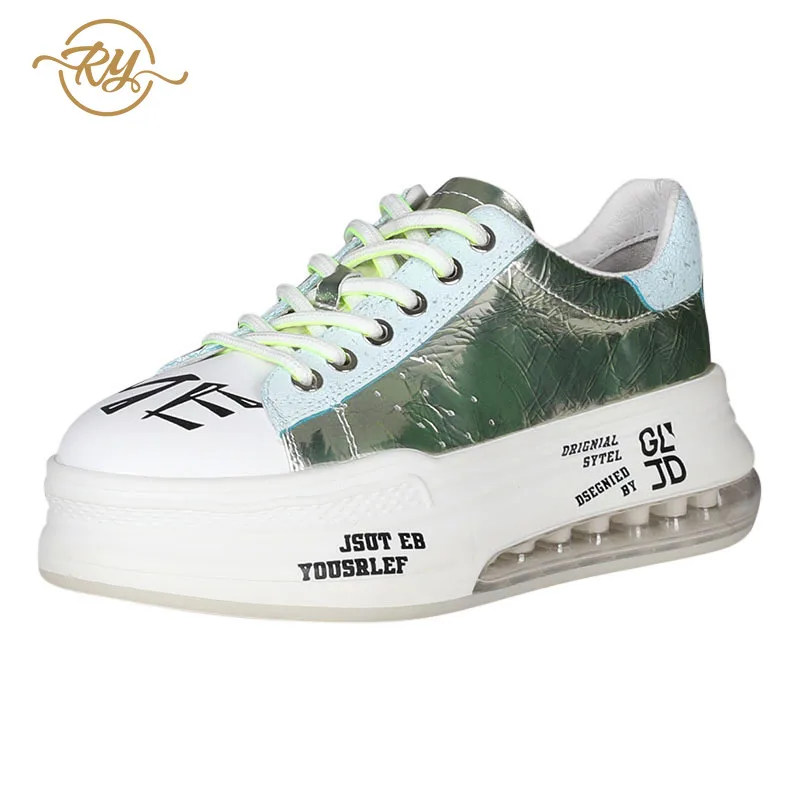 Женские кроссовки на платформе роскошные из натуральной кожи с блестками белые