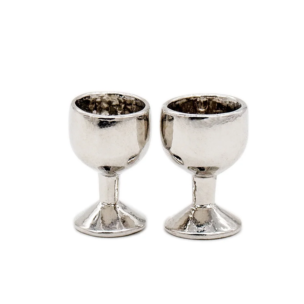 2pcs Silver Goblet Odoria 1:12 миниатюрные 12 шт многоцветные пластиковые стаканчики для питьевой воды кукольный домик кухонные принадлежности - Цвет: 2pcs Silver Goblet