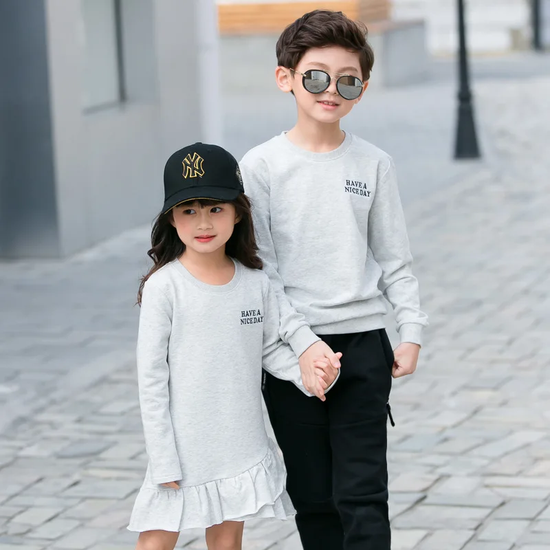 Одинаковая одежда для мамы и сына 1 предмет платья дочки семейный осенний