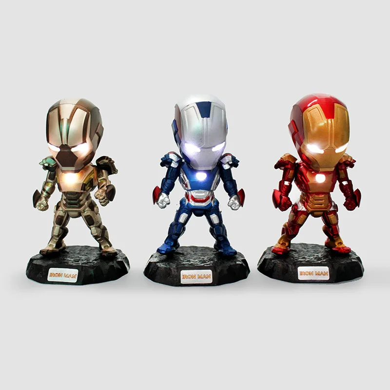Персонаж Фильма 11 см Железный человек знак с светодиодный свет версия Q ПВХ