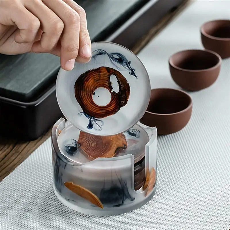 

Cup Mat Rack with 6pcs Coaster Pine Resin Heat Resistant Heat Insulation Cushion Tea Saucer Cushion Dry Tea Accessories