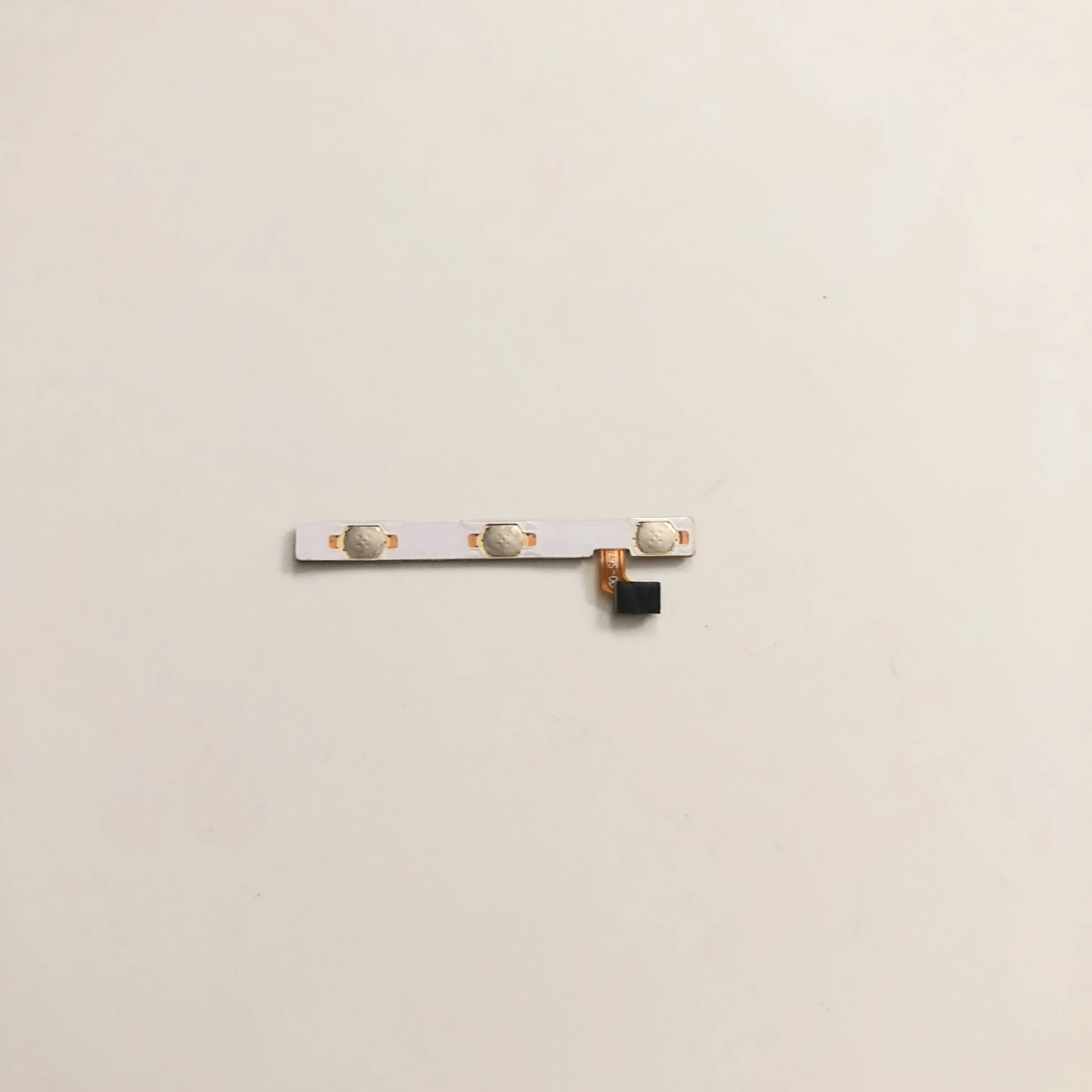 OUKITEL K12 кнопка включения и выключения питания + клавиша регулировки громкости гибкий кабель FPC для OUKITEL K12 MT6765 Octa Core 6,3 'FHD 2340x108 0 мобильный телефон OUKITEL K12 кнопка включения и выключения питания + клавиша регулировки громкости гибкий кабель FPC для OUKITEL K12 MT6765 Octa Core 6,3 'FHD 2340x108 0 мобильный телефон