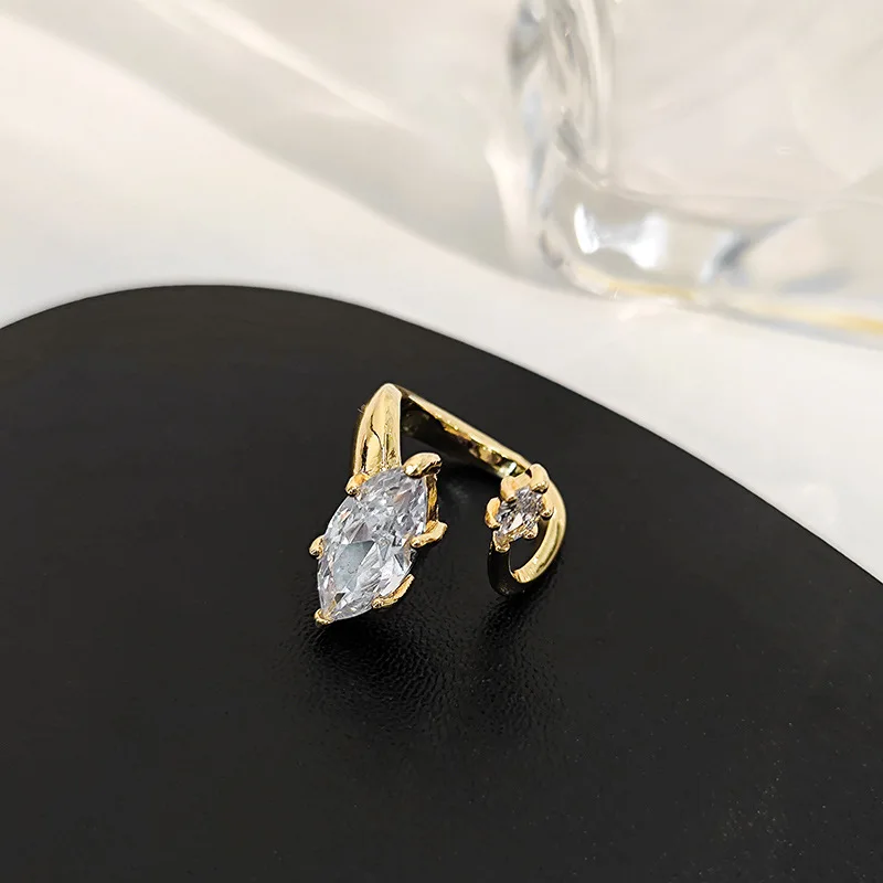 

Retro Colored Crystal Stone Rings For Women Costume Jewelry Golden Ring Wholesale Anillo femenino