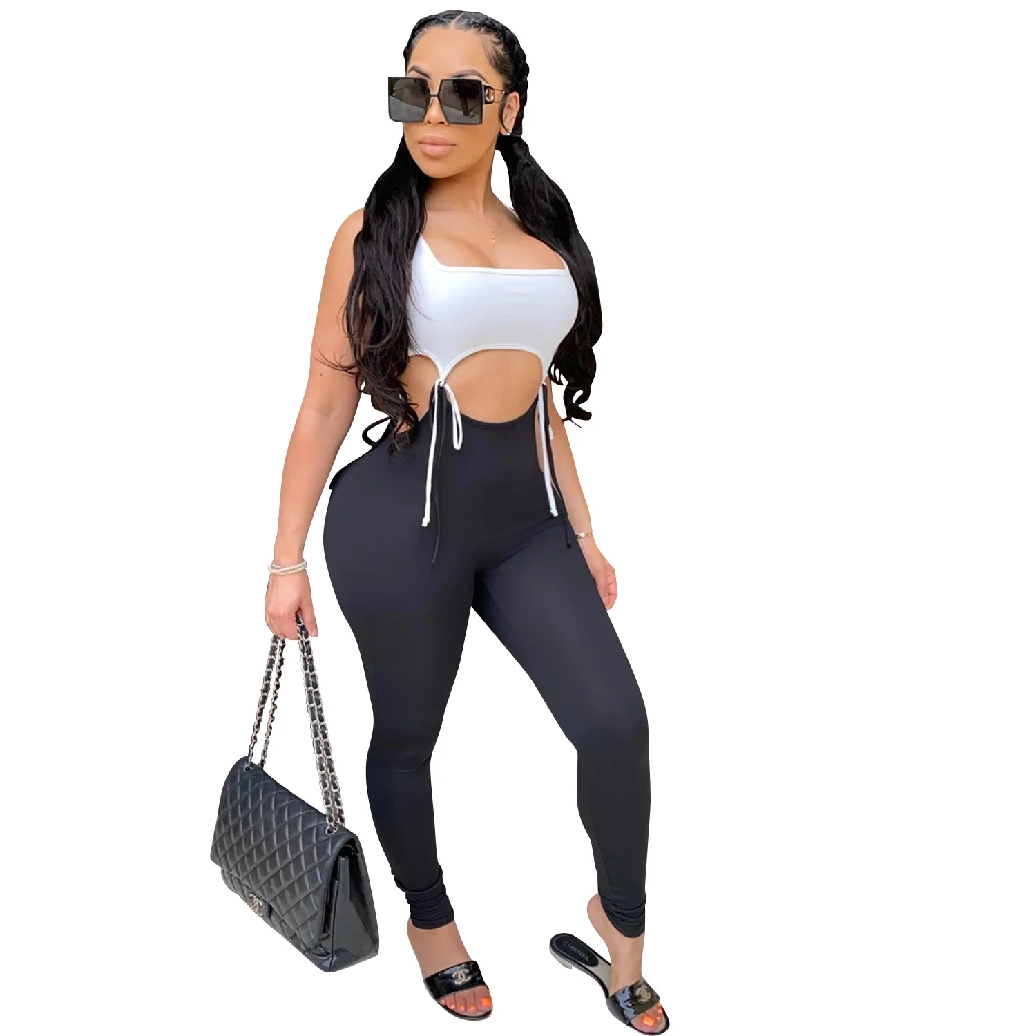 Комплект из двух предметов: укороченный топ и леггинсы |