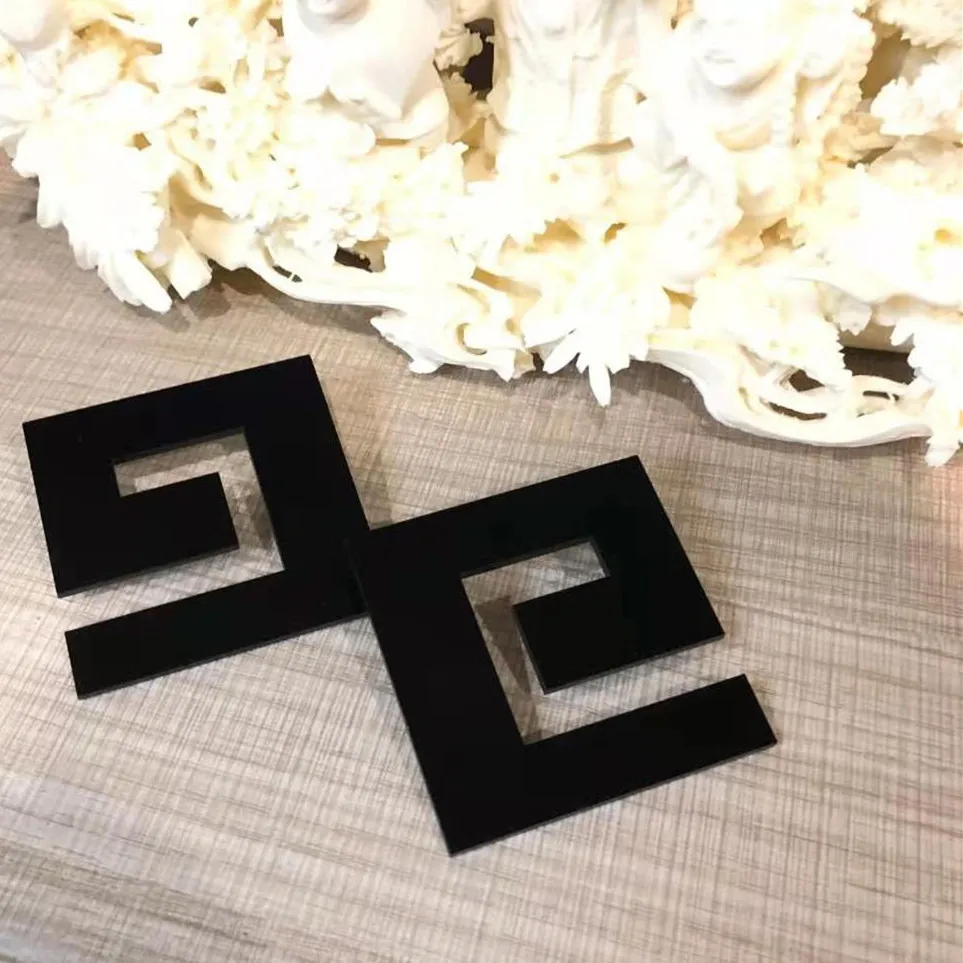 

2021 New Cool Oorbelle Acrylic Wide Big Earring Geometric Square Punk Black Stud Earrings for Women Fashion Jewelry Femme Mujer