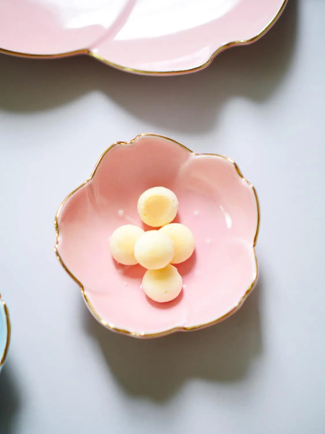 Hot Sale Creative Japanese Style Cherry Blossom Ceramic Tableware Petals Saucing Dish Delicate Home Seasoning | Дом и сад