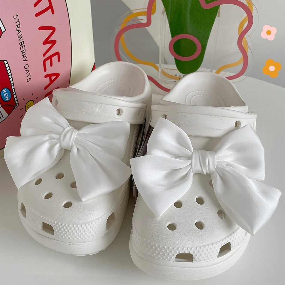 

1pair Cute Girly Heart Jibz Shoes Decoration Crocodile Slippers Trend Bow Shoe Buckle DIY Accessories