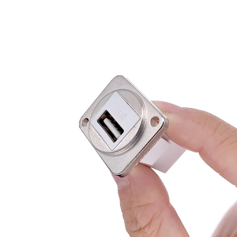 Простая USB розетка монтажный интерфейс вокруг установки самоблокирующегося