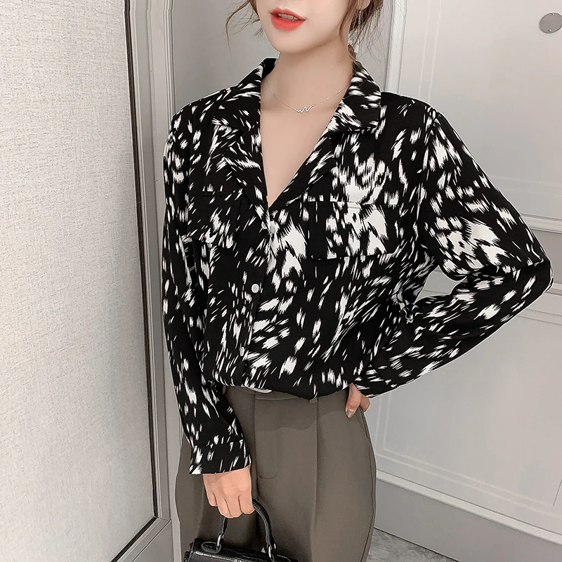 Женская шифоновая блузка на пуговицах белая Свободная с длинным рукавом в