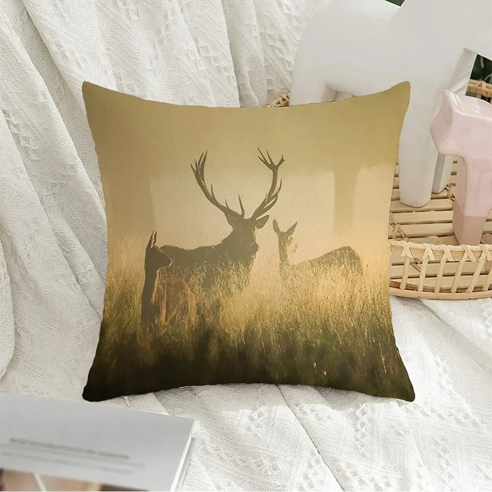 

Квадратный декоративный чехол Lacfiora для подушки, бархатный чехол для охоты в Европе, оленя из красных рогов, носорог, олень во время семейной ...