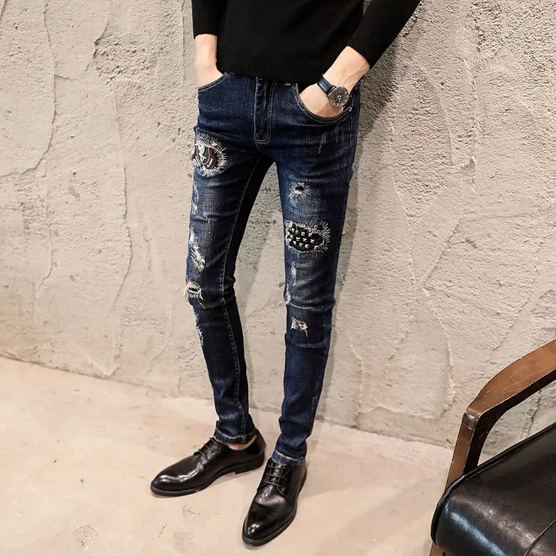 Мужские джинсы с дырками повседневные облегающие вышивкой в Корейском стиле 2019 |