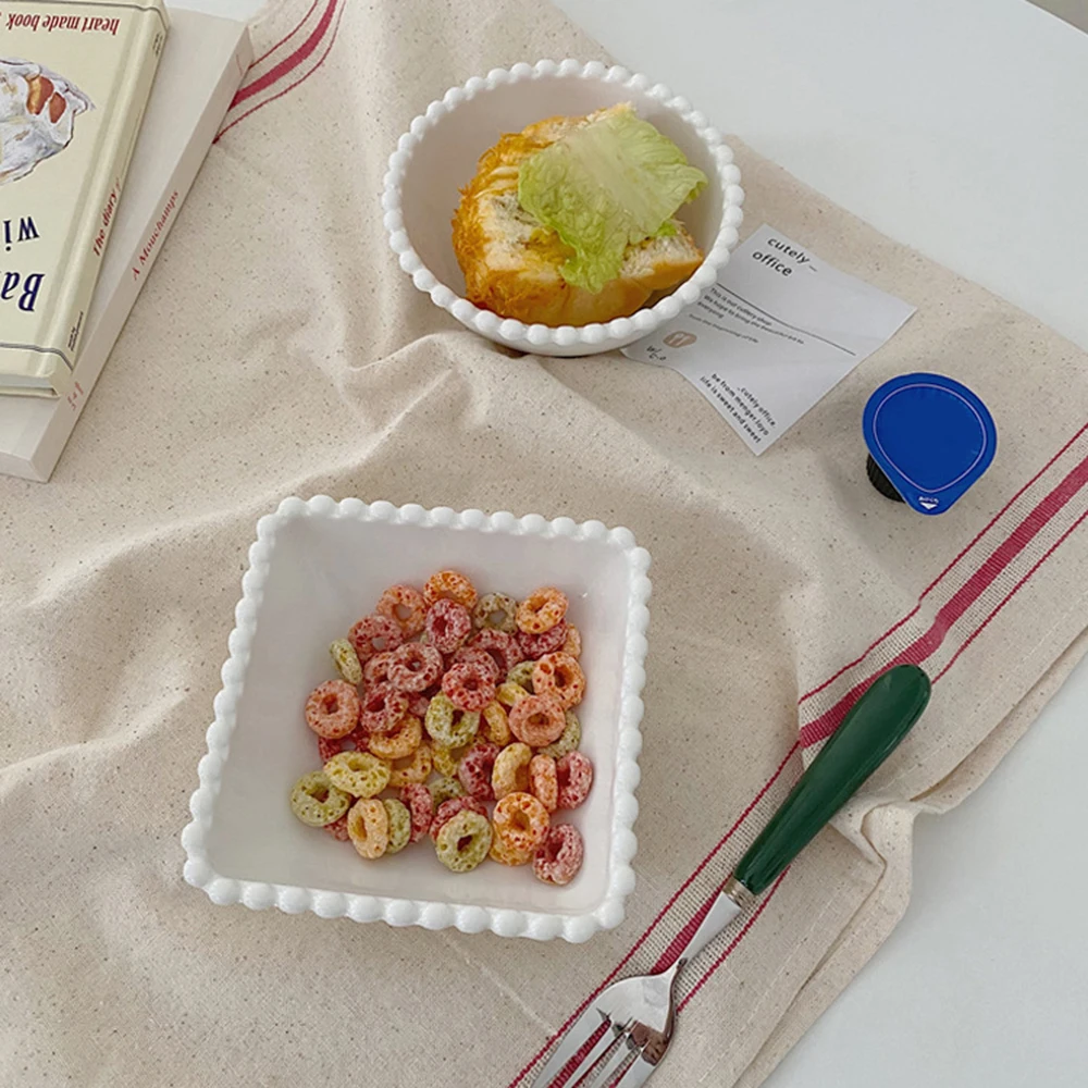 

1pcs Ceramic Fruit Salad Bowl Plates Dessert Plate Embossing Pattern Cake Dish White Plates Dinnerware Set Kitchen Accessories