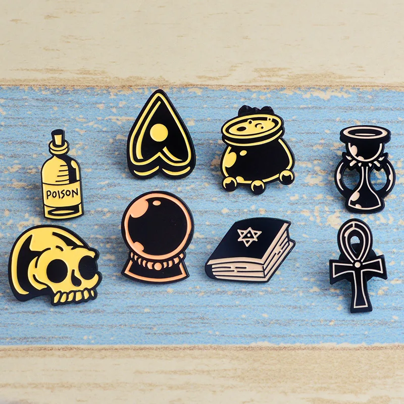 

Creative Badge Luxury Jewelry Magic book Fashion Pin Skull Magic Course Brooch High Quality Brooch witch Craft Chest Brooches