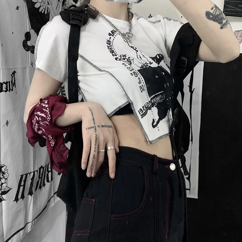 

2021 Summer irregular Graffiti gothic Slim Render Short Top Sexy Tops Solid Black/White Crop Tops