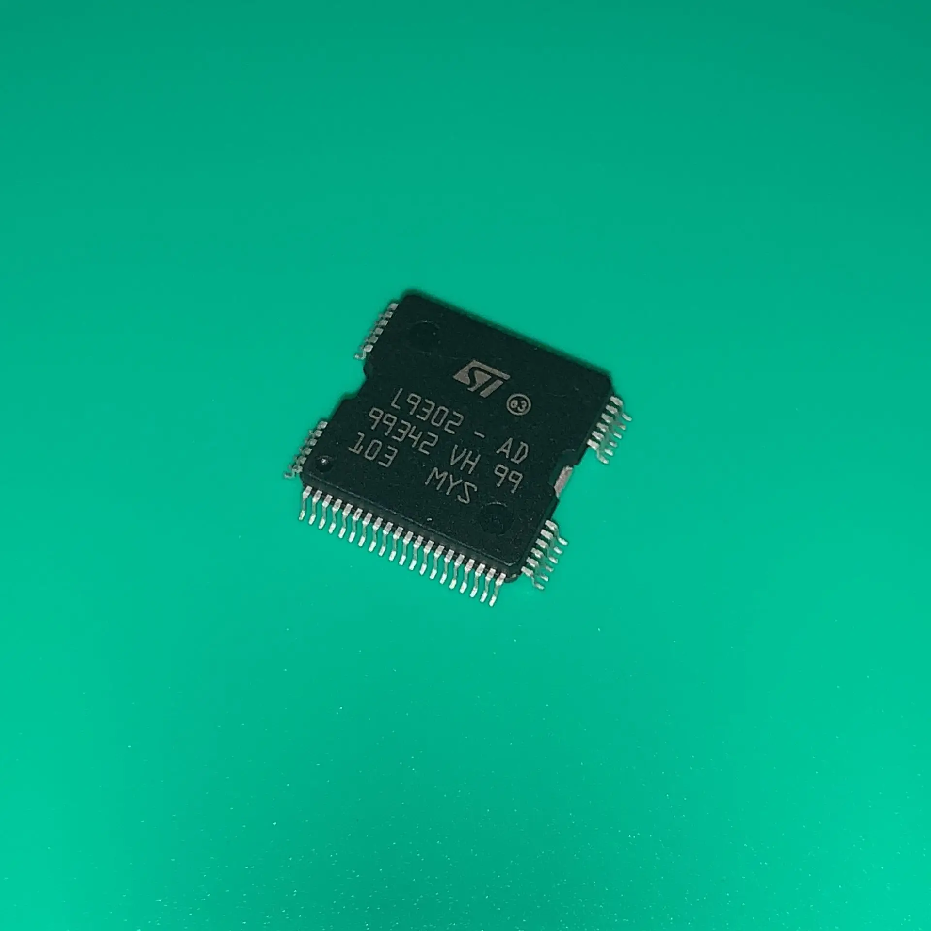 5 шт./лот IC новый оригинальный L9302-AD L9302AD L9302A L9302 64-HQFP зажигания инжектор драйвер