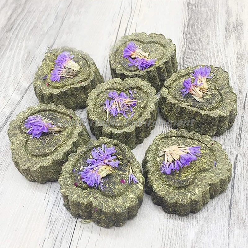 

2PCS Small Pets Hamster Grinding Teeth Cake Cookie Animals Rabbit Chinchilla