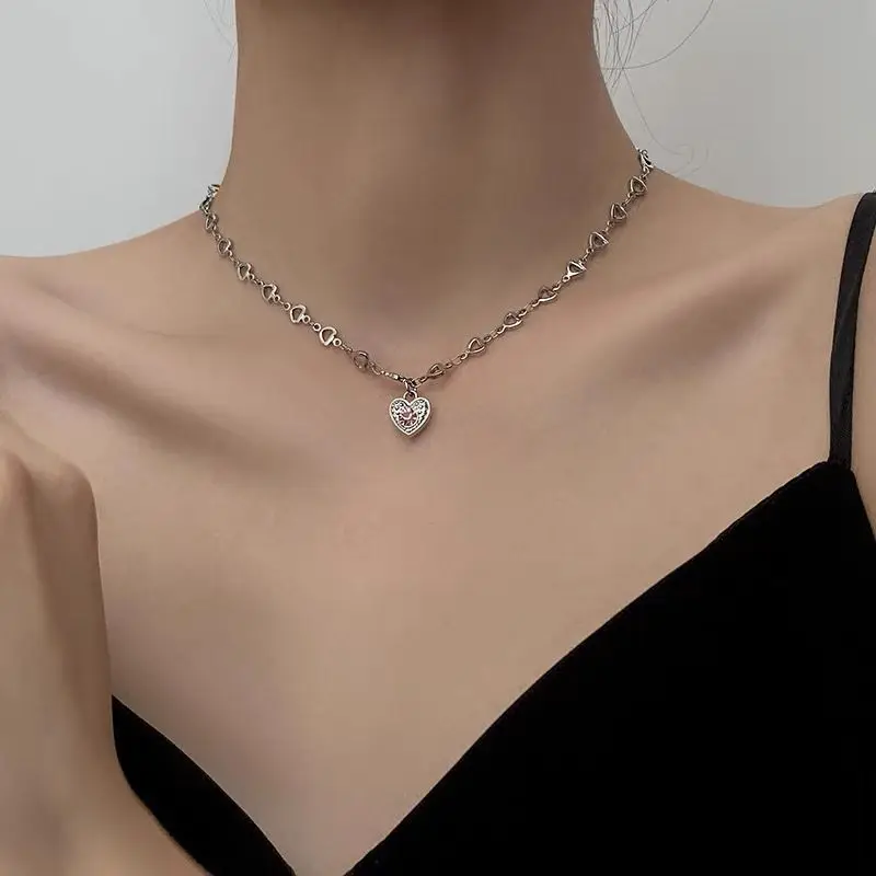 Женское колье с подвеской в виде сердца кристаллами | Украшения и аксессуары