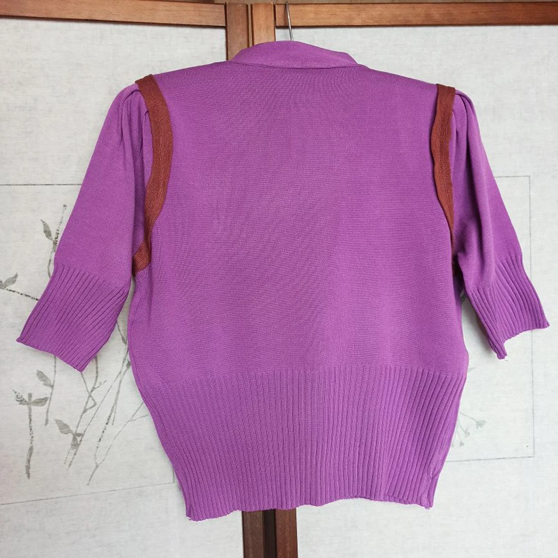 Женский свитер с коротким рукавом и V образным вырезом| |