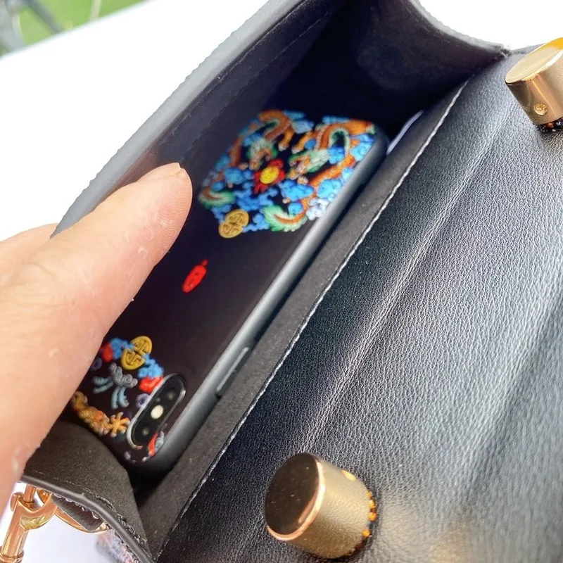 

2021 New Same Style Korean Version of Leopard Triangle Rhinestone Bag Flash Diamond Envelope Bag Portable Messenger Bag Tide