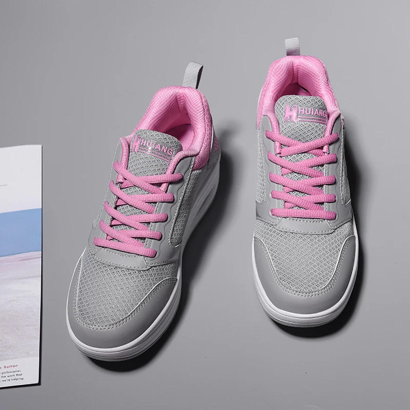 Женские кроссовки увеличивающие рост на танкетке дышащие спортивные для