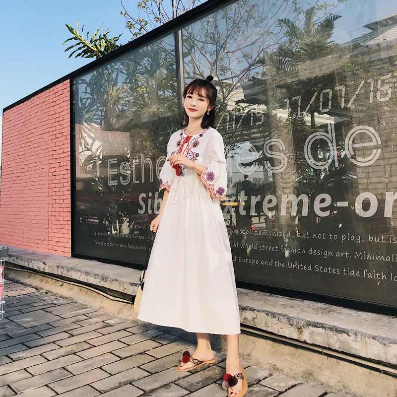 

Thai summer 2019 new white cotton and linen embroidered horn sleeve holiday slim retro plus-size dress
