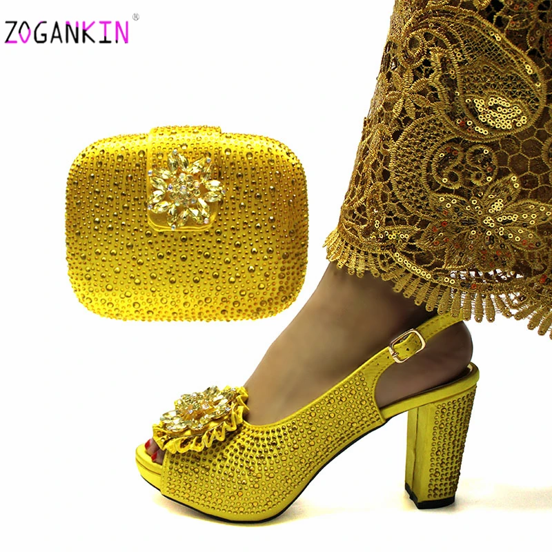 Босоножки на ремешке с пряжкой комплект из обуви и сумки в нигерийском стиле